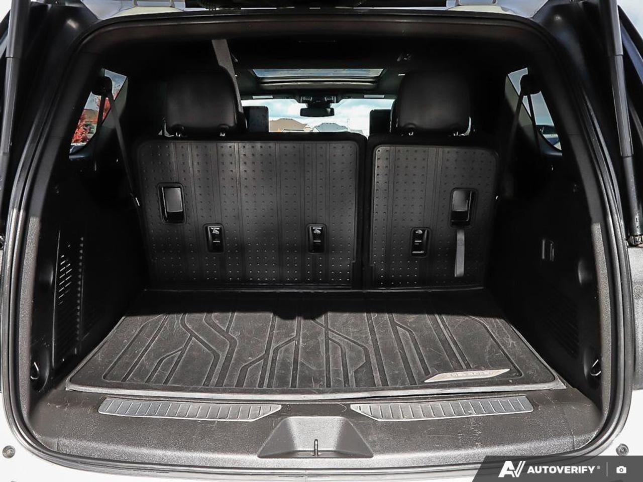 2024 Chevrolet Suburban RSTRST, 5.3L, 8-PASS, 4X4, LOADED, RR ENTERTAINMEN Photo