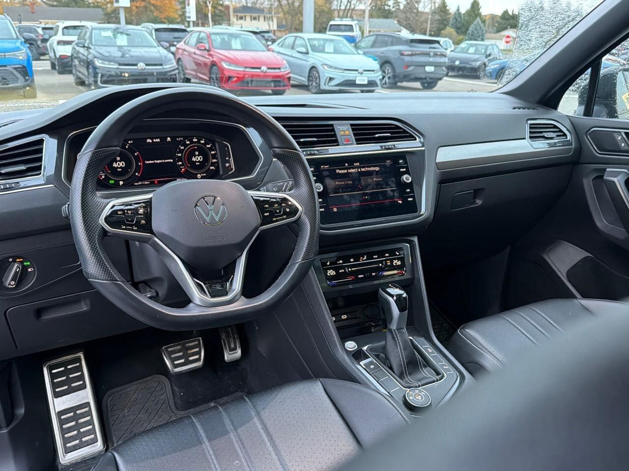 2022 Volkswagen Tiguan Comfortline R-Line Black EditionONE-OWNER, ACCIDEN Photo