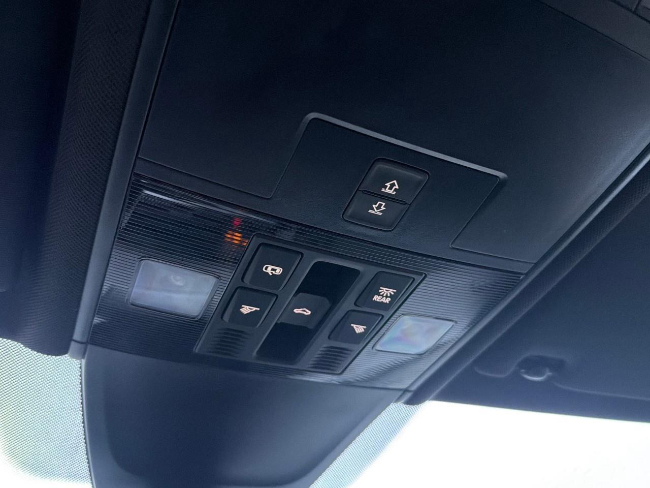 2022 Volkswagen Tiguan Comfortline R-Line Black EditionONE-OWNER, ACCIDEN Photo