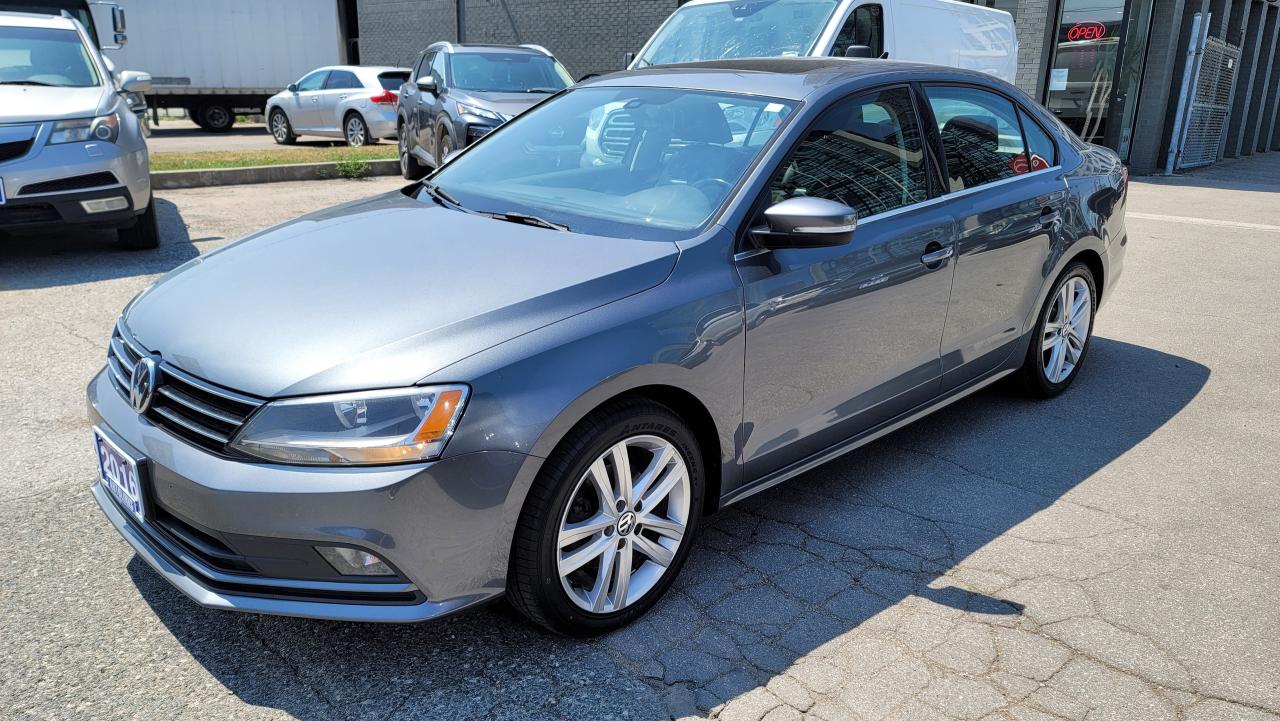 2016 Volkswagen Jetta Sedan HIGHLINE   LEATHER   NAVI   2 SET OF TIRES   ROOF Photo