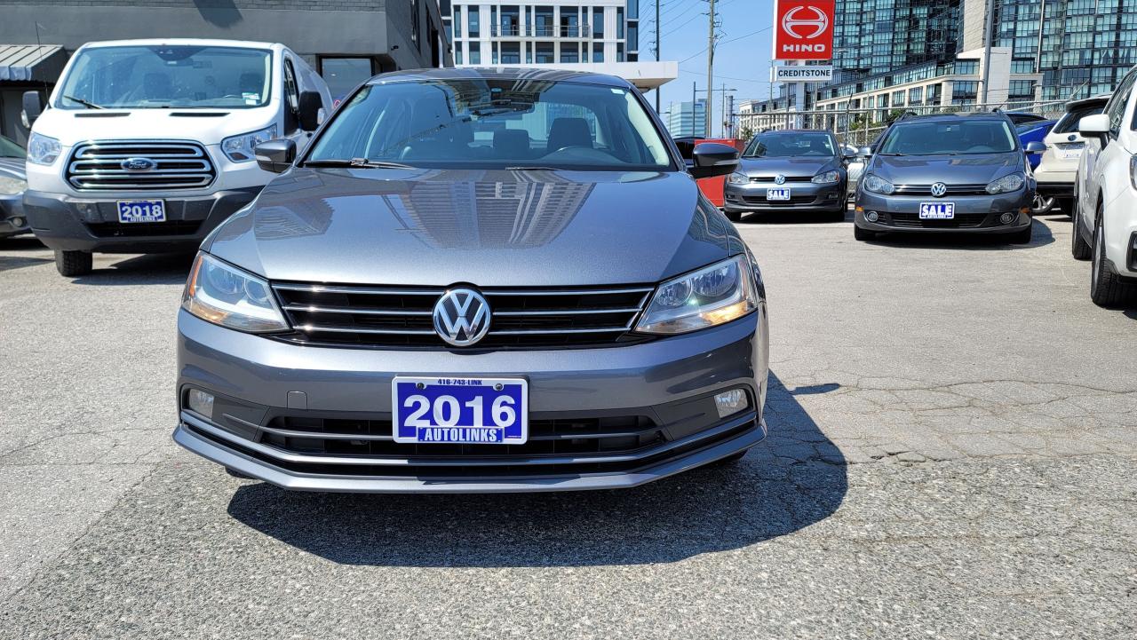 2016 Volkswagen Jetta Sedan HIGHLINE   LEATHER   NAVI   2 SET OF TIRES   ROOF Photo