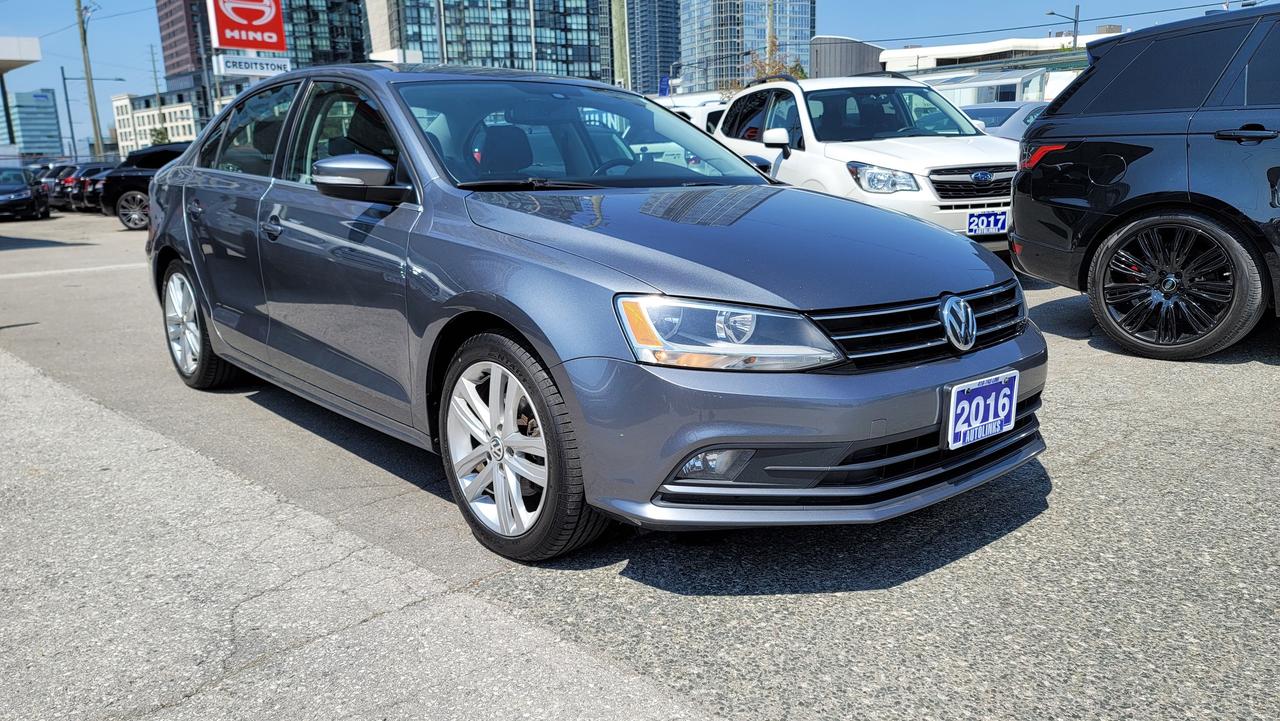2016 Volkswagen Jetta Sedan HIGHLINE   LEATHER   NAVI   2 SET OF TIRES   ROOF Photo