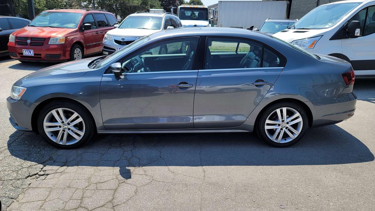2016 Volkswagen Jetta HIGHLINE   LEATHER   NAVI   2 SET OF TIRES   ROOF Photo