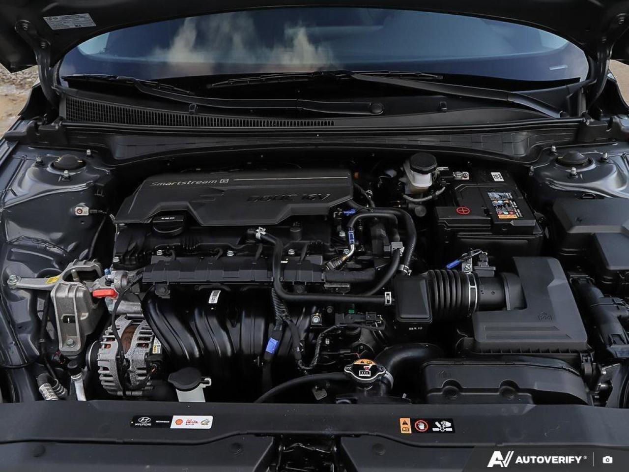 2024 Hyundai Elantra LuxuryACCIDENT-FREE, HTD LEATHER, SUNROOF, LANE KE Photo