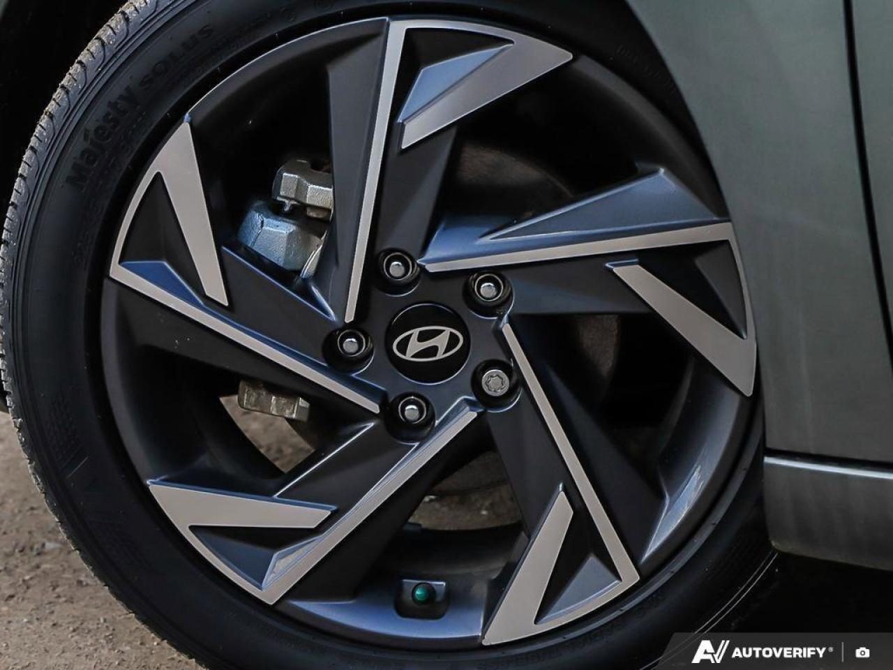 2024 Hyundai Elantra LuxuryACCIDENT-FREE, HTD LEATHER, SUNROOF, LANE KE Photo