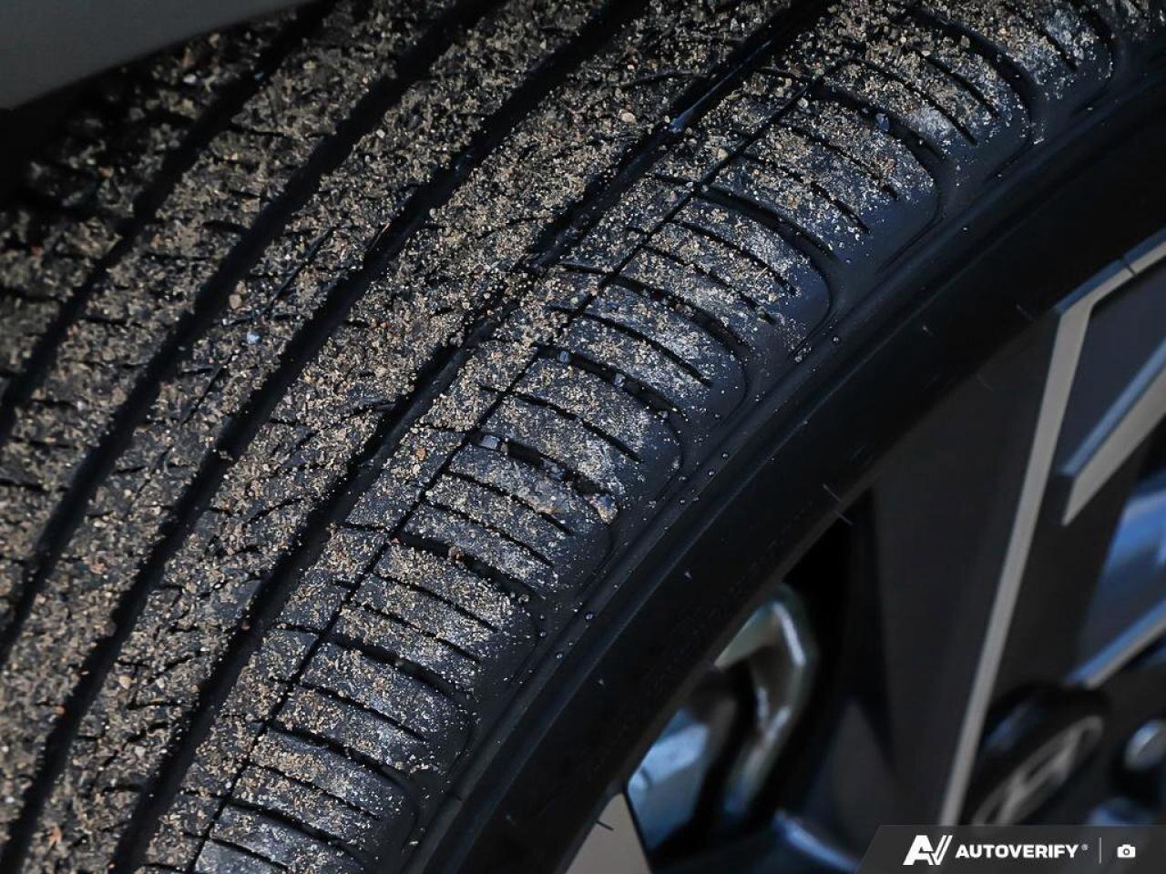 2024 Hyundai Elantra LuxuryACCIDENT-FREE, HTD LEATHER, SUNROOF, LANE KE Photo