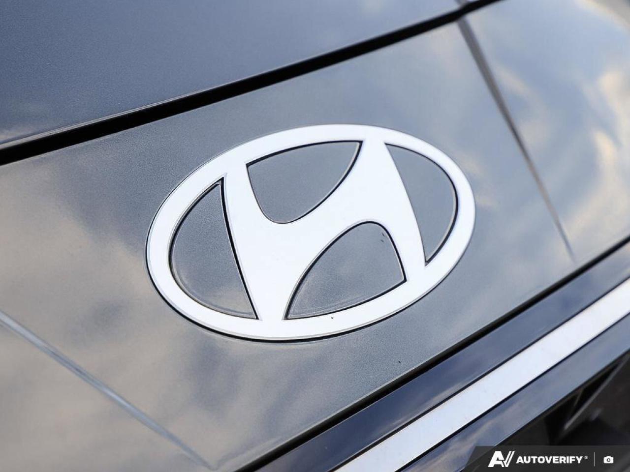 2024 Hyundai Elantra LuxuryACCIDENT-FREE, HTD LEATHER, SUNROOF, LANE KE Photo