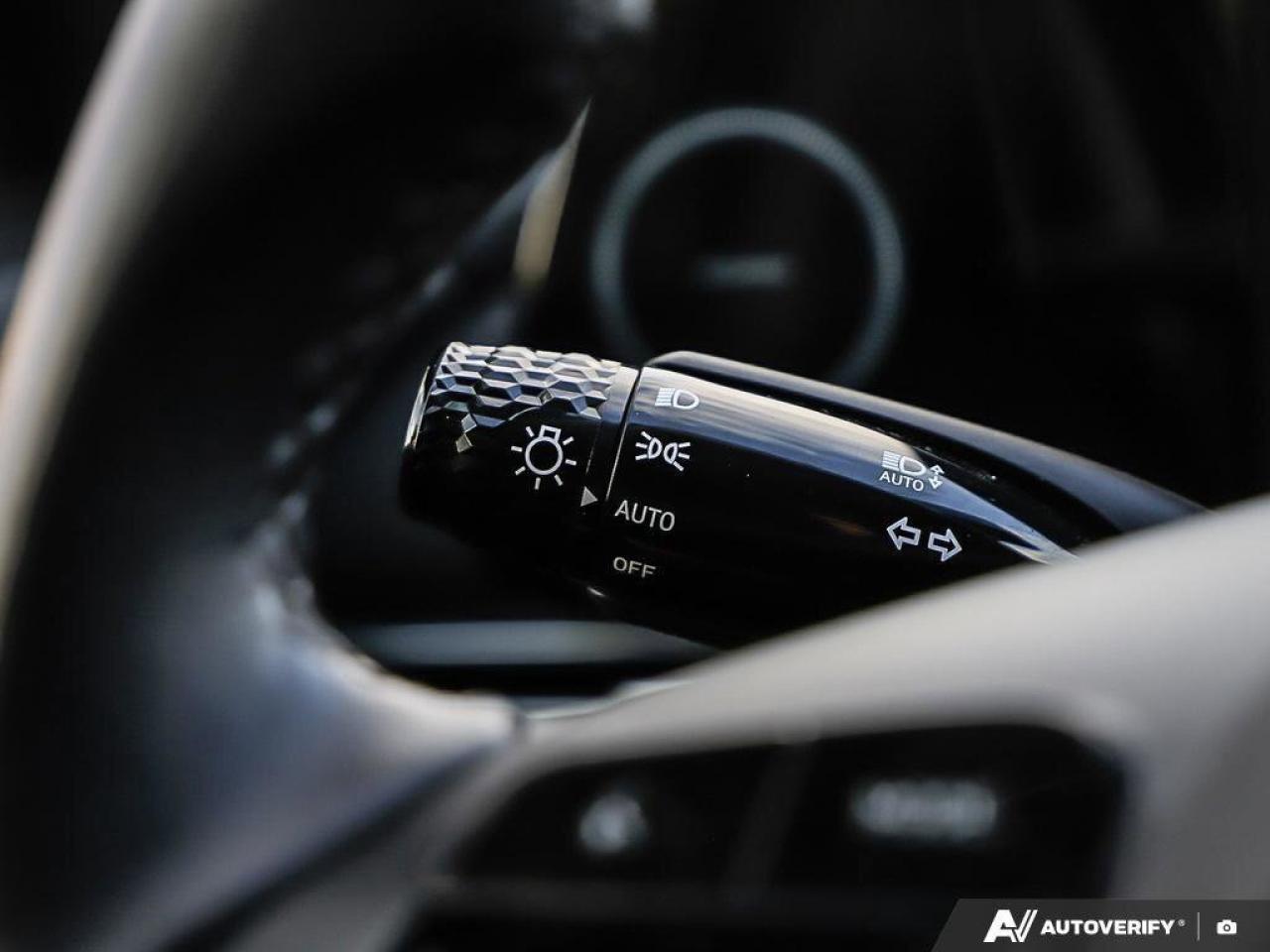 2024 Hyundai Elantra LuxuryACCIDENT-FREE, HTD LEATHER, SUNROOF, LANE KE Photo