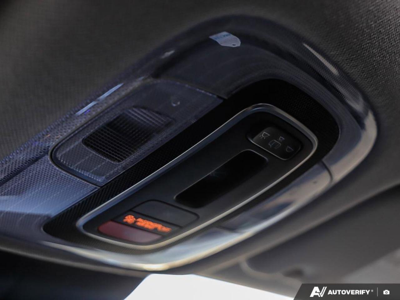 2024 Hyundai Elantra LuxuryACCIDENT-FREE, HTD LEATHER, SUNROOF, LANE KE Photo