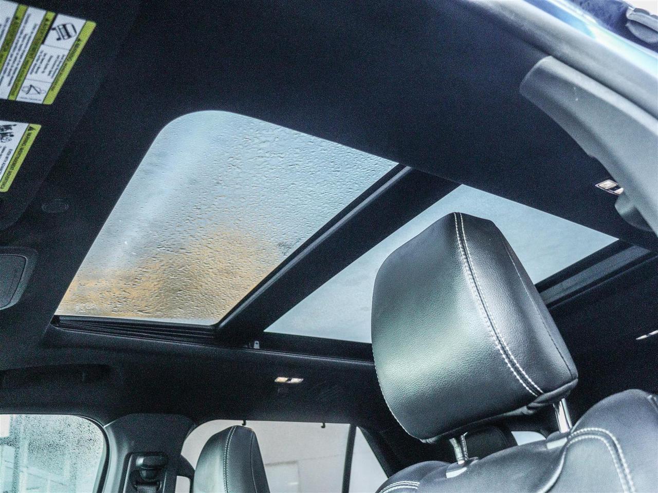 2020 Ford Explorer ST Photo