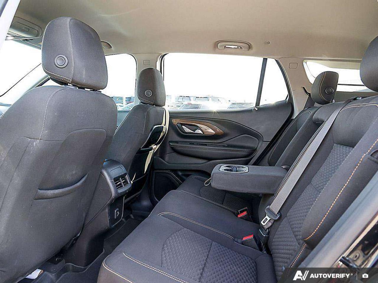 2019 GMC Terrain SLE AWD, 1.5L 4-CYL, AWD, ALLOYS, CLOTH, REMOTE START, CERTIFIED AS-TRADED! Photo