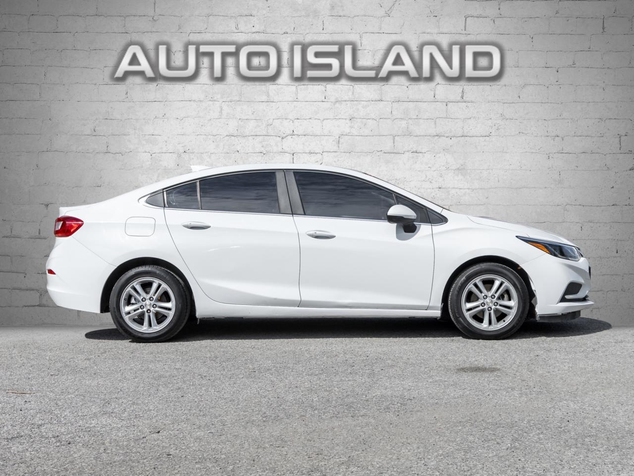 2016 Chevrolet Cruze LT Photo