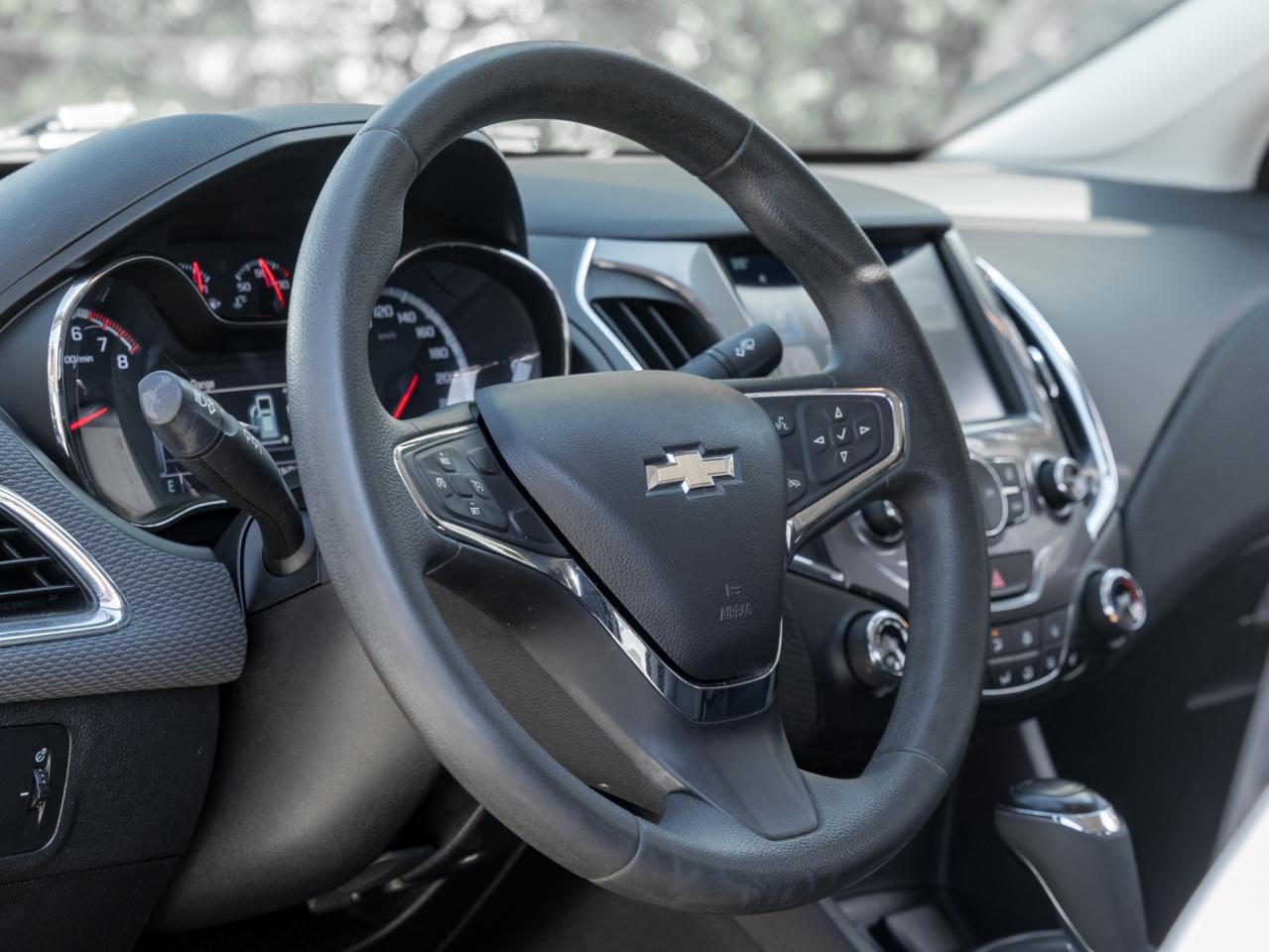 2016 Chevrolet Cruze LT Photo