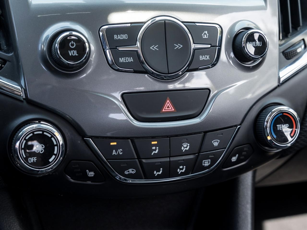 2016 Chevrolet Cruze LT Photo