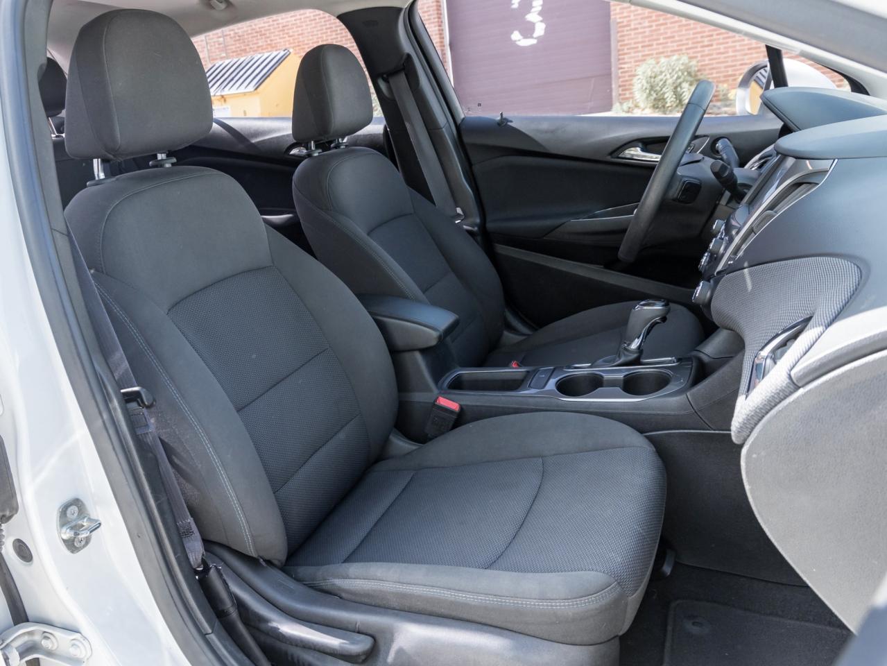 2016 Chevrolet Cruze LT Photo