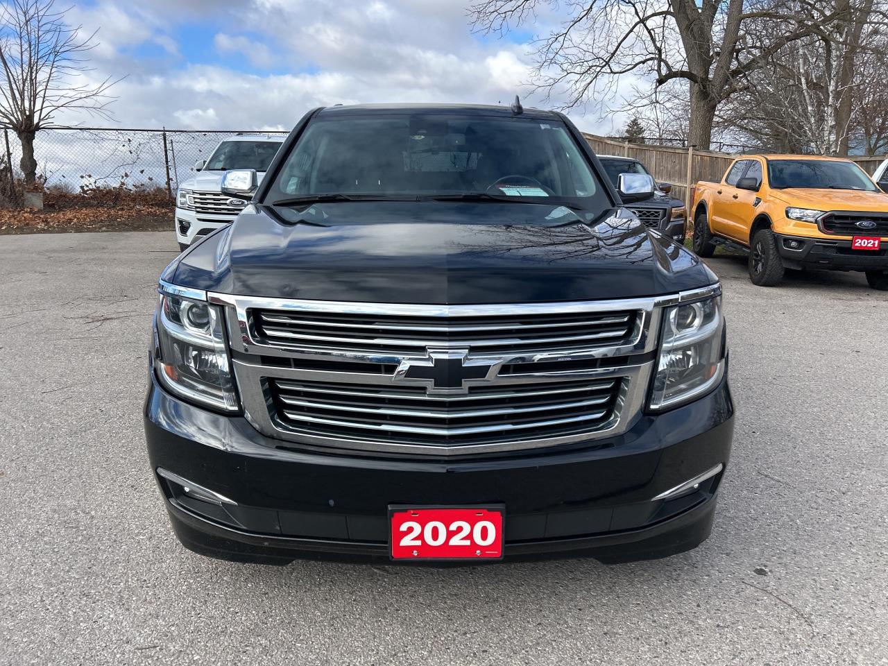 2020 Chevrolet Suburban PREMIER, HEATED/ COOLED LEATHER, SUNROOF! Photo2