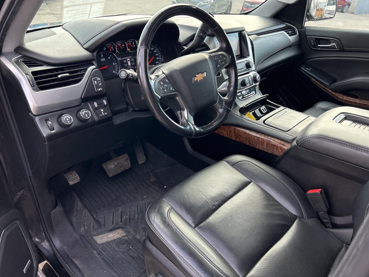 2020 Chevrolet Suburban PREMIER, HEATED/ COOLED LEATHER, SUNROOF! Photo