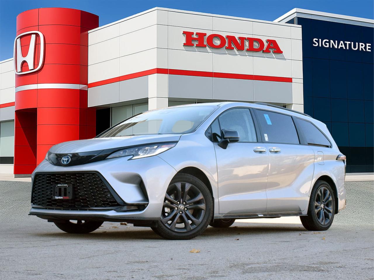 Used 2025 Toyota Sienna XSE for sale in Scarborough, ON