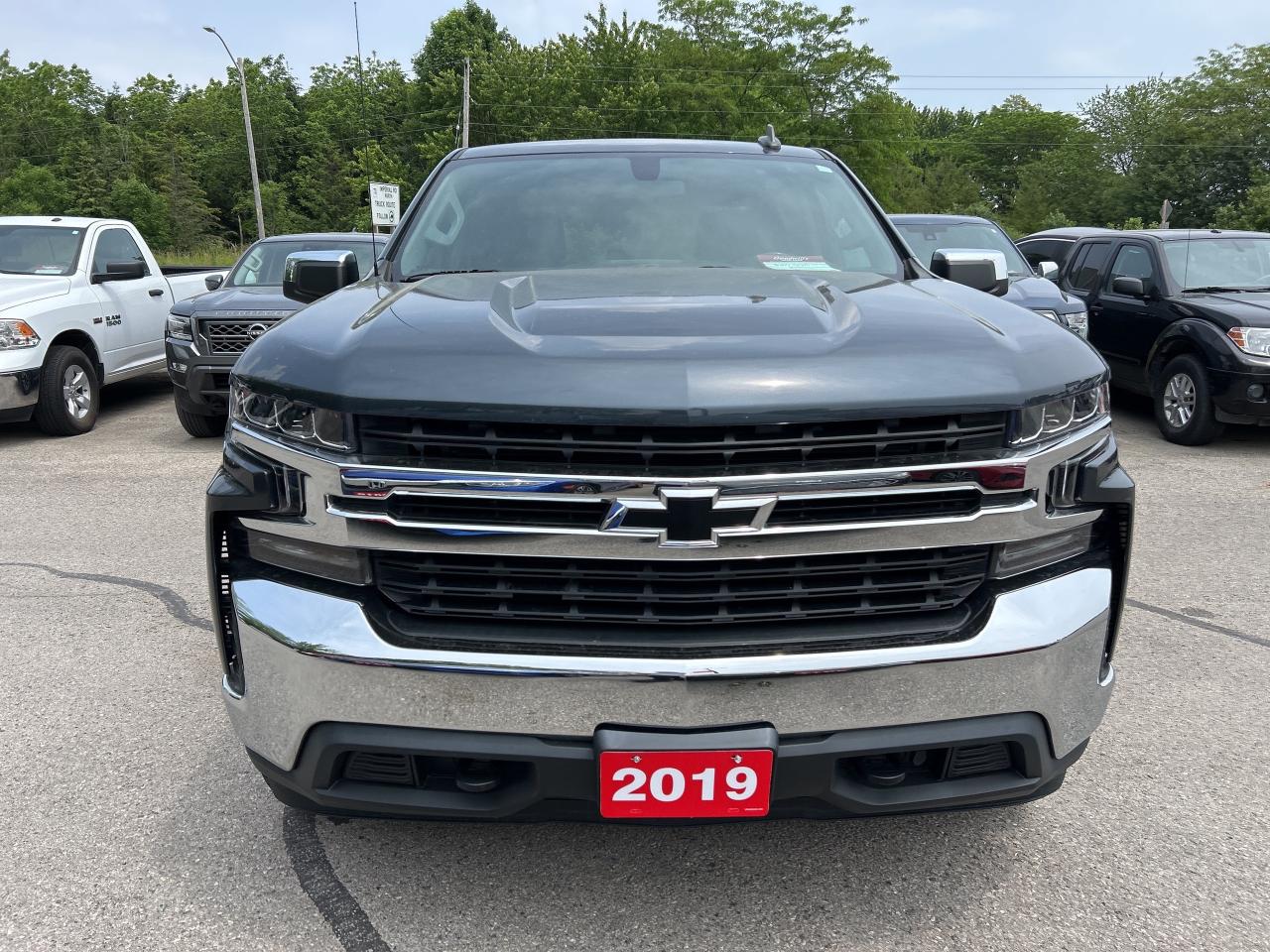 2019 Chevrolet Silverado 1500 LT, CLEAN CARFAX, 6 PASSENGER, REMOTE START! Photo2