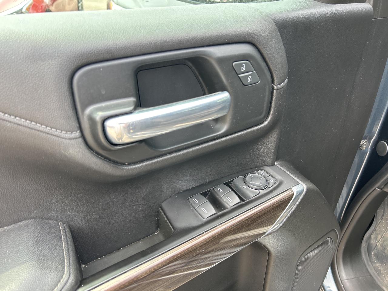 2019 Chevrolet Silverado 1500 LT, CLEAN CARFAX, 6 PASSENGER, REMOTE START! Photo