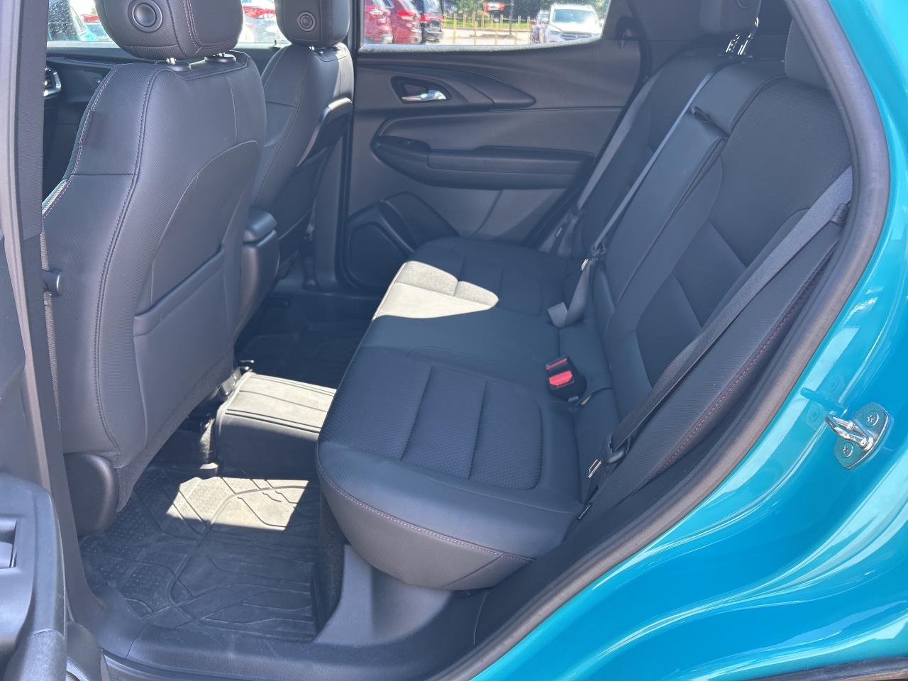 2022 Chevrolet TrailBlazer RS, CLEAN CARFAX, REMOTE START, AWD! Photo