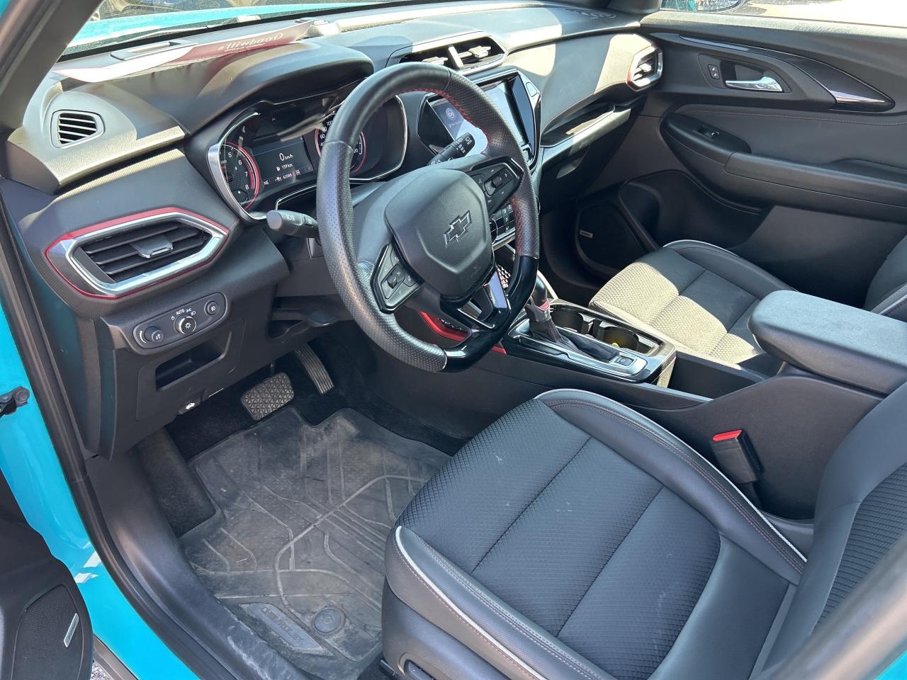 2022 Chevrolet TrailBlazer RS, CLEAN CARFAX, REMOTE START, AWD! Photo