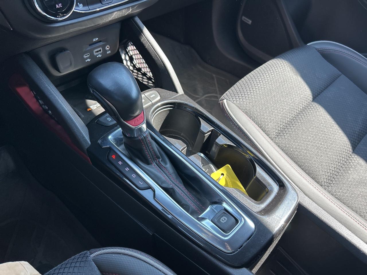 2022 Chevrolet TrailBlazer RS, CLEAN CARFAX, REMOTE START, AWD! Photo