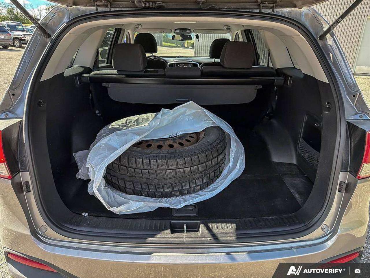 2018 Kia Sorento LX TurboCERTIFIED AS-TRADED, ONE-OWNER, ACCIDENT-FREE, AWD Photo