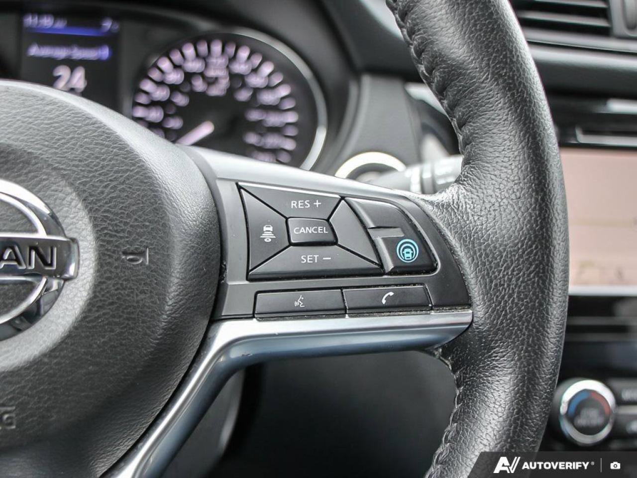 2020 Nissan Rogue SLSL, AWD, NAV, ROOF, HEATED LEATHER, CLEAN CARFAX Photo