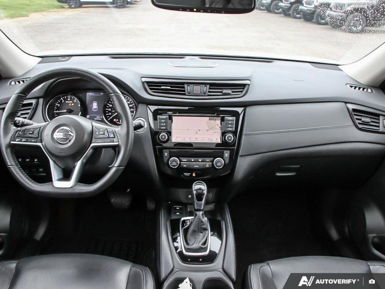 2020 Nissan Rogue SLSL, AWD, NAV, ROOF, HEATED LEATHER, CLEAN CARFAX Photo