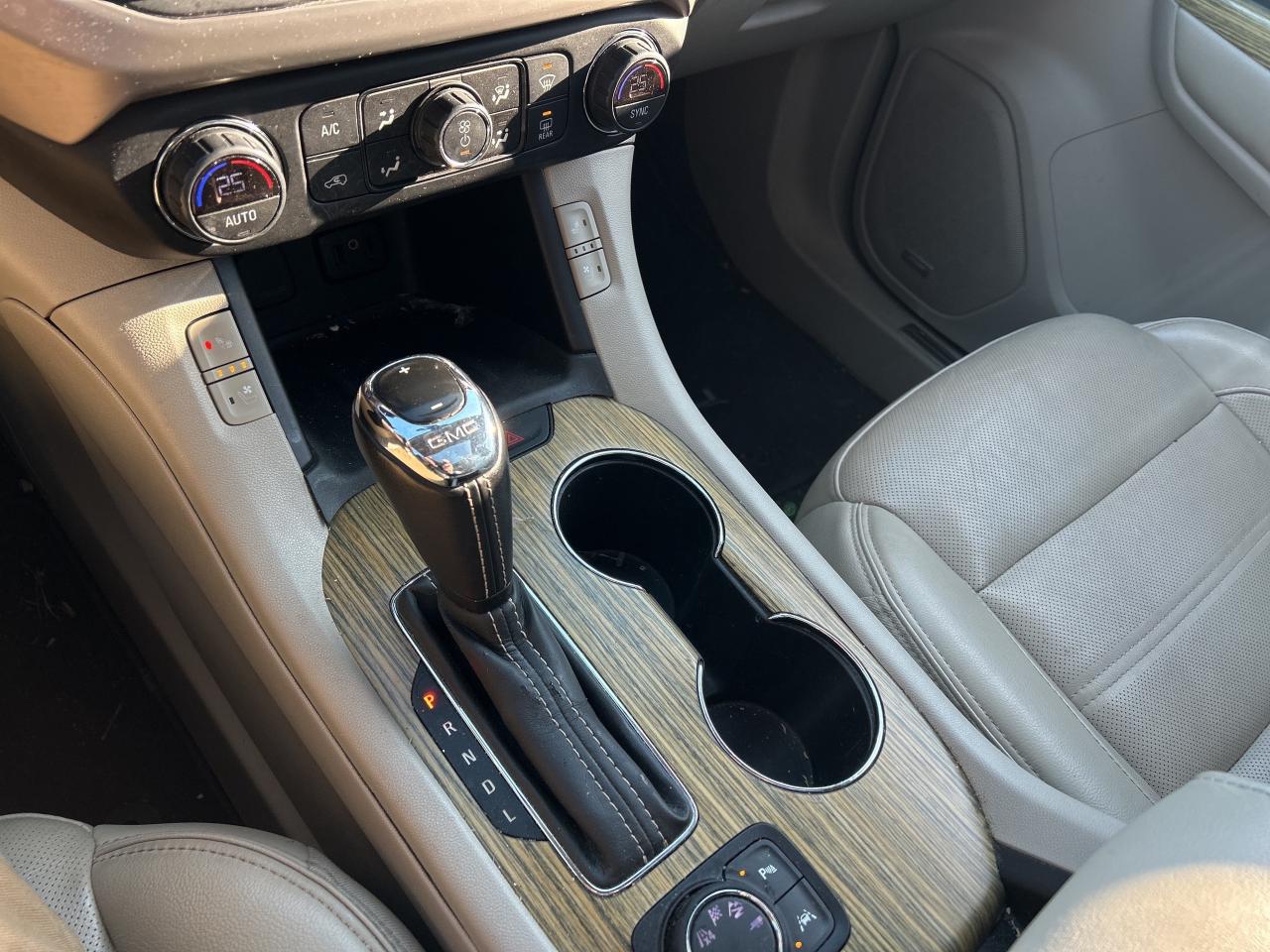 2019 GMC Acadia AWD 4DR DENALI Photo