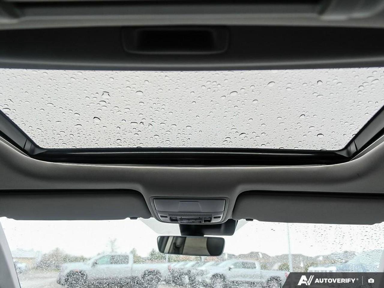 2017 Acura MDX Technology Package3.5L,SH-AWD, NAV, SUNROOF, DVD/E Photo