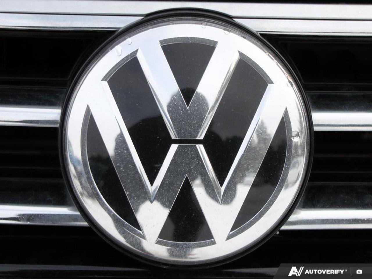 2018 Volkswagen Tiguan HighlineCERTIFIED AS-TRADED, NAVI, HTD SEATS, SUNR Photo