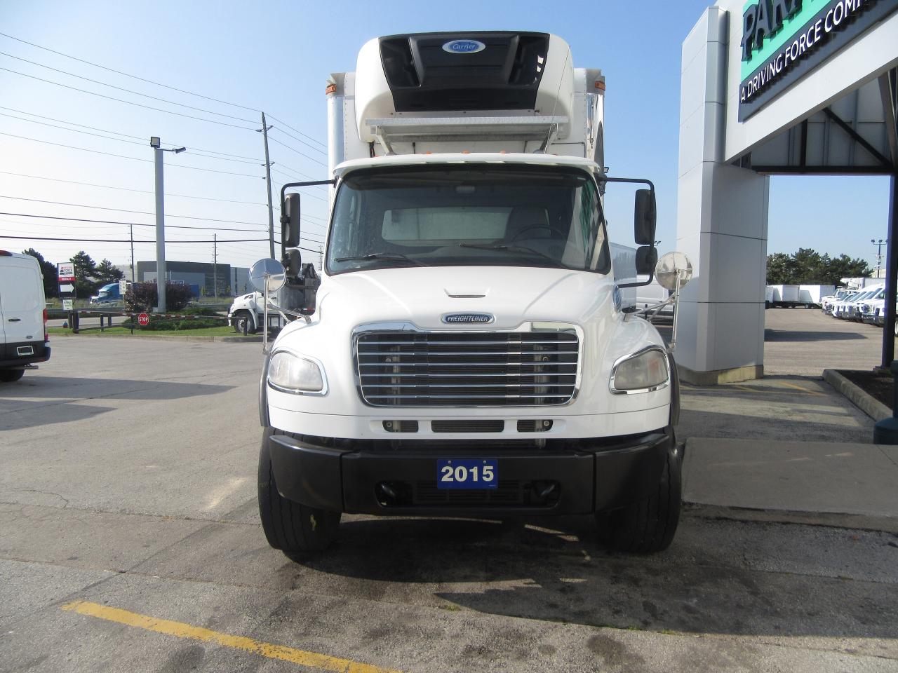 2015 Freightliner M2-106 TANDEM AXLE 26FT REEFER BOX CARRIER SUPRA SYSTEM Photo