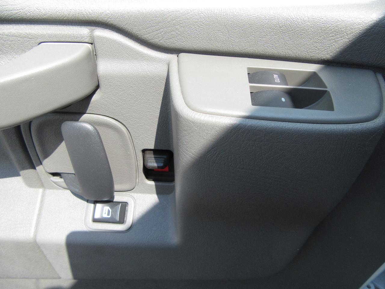 2024 Chevrolet Express 3500 GAS 14 FT CUBE VAN WITH CUSTOM HIGH BOX & RAMP Photo