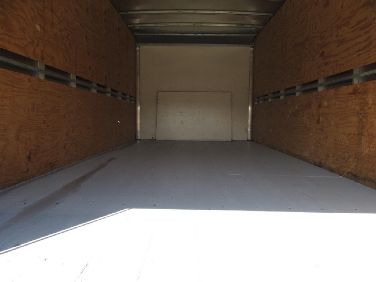 2022 Ford E-450 CUSTOM 18FT CUBE VAN HIGH BOX Photo4