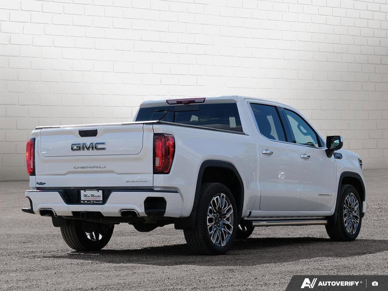 2024 GMC Sierra 1500 Denali UltimateDENALI ULTIMATE, 6.2L, 4X4, LOADED, Photo4