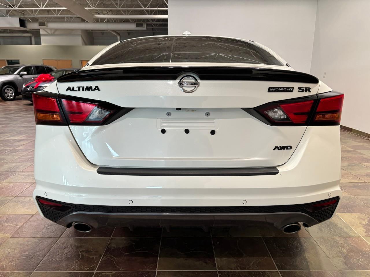 2022 Nissan Altima 2.5 SR Midnight Edition Photo