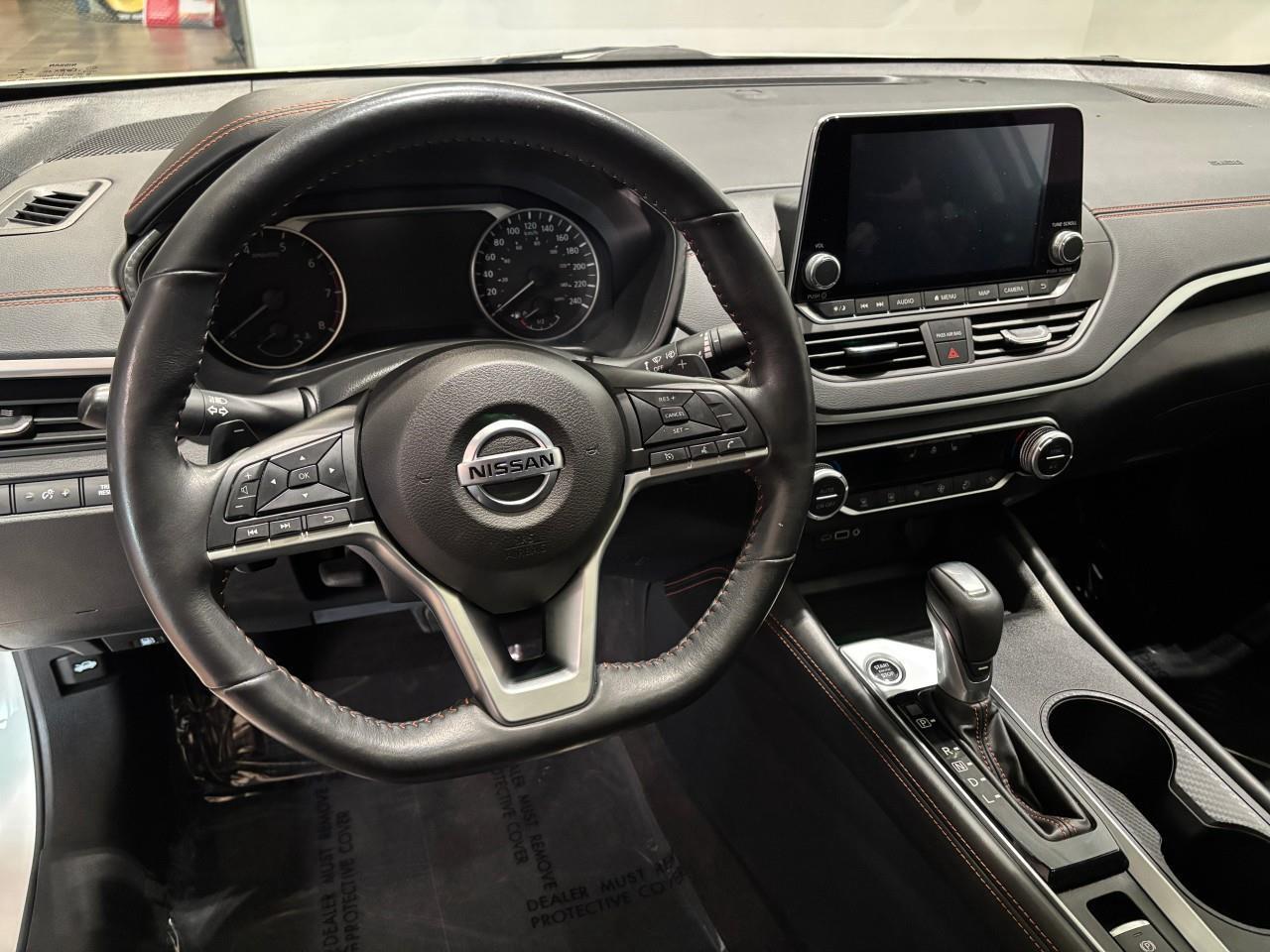 2022 Nissan Altima 2.5 SR Midnight Edition Photo