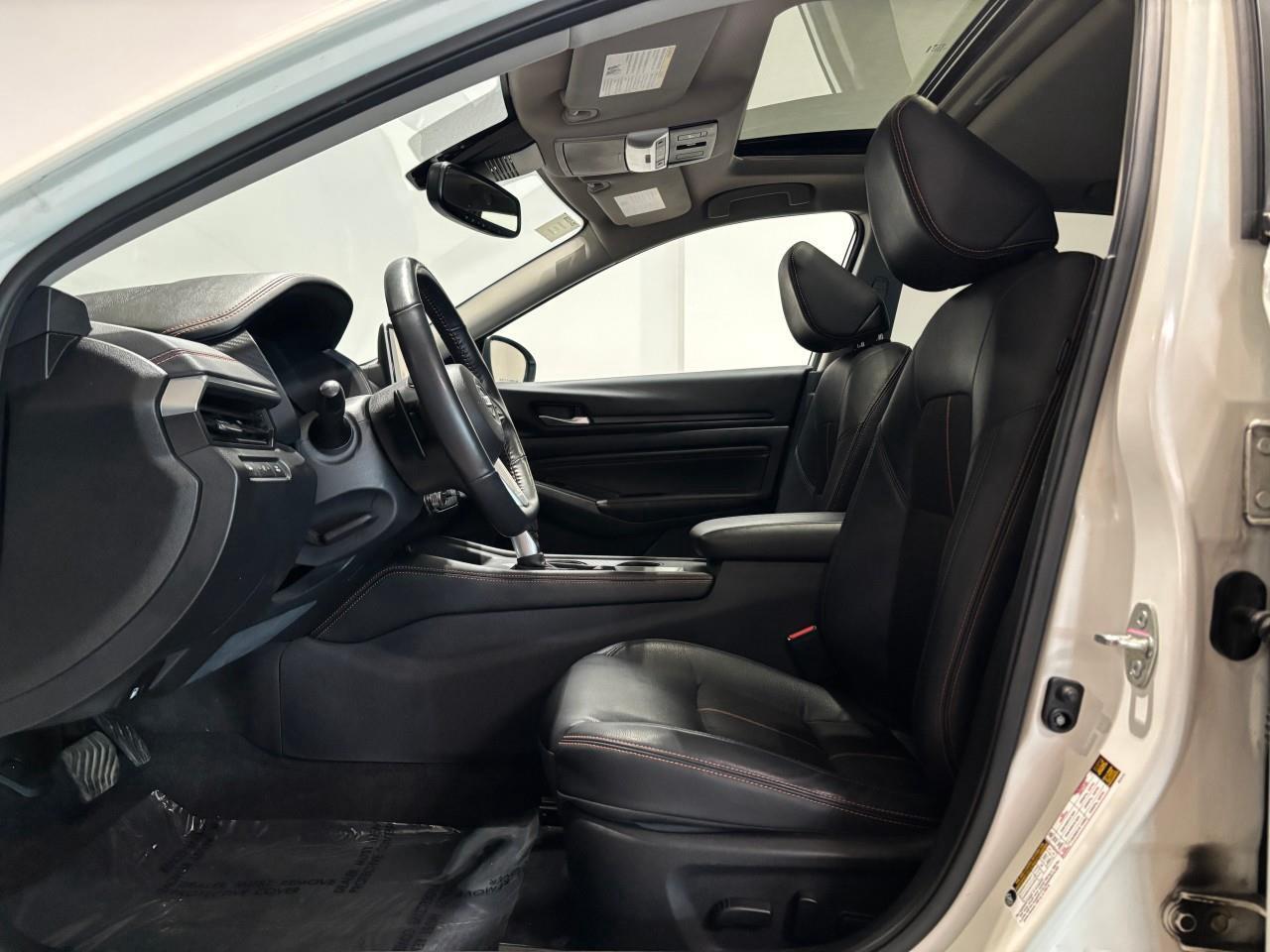 2022 Nissan Altima 2.5 SR Midnight Edition Photo