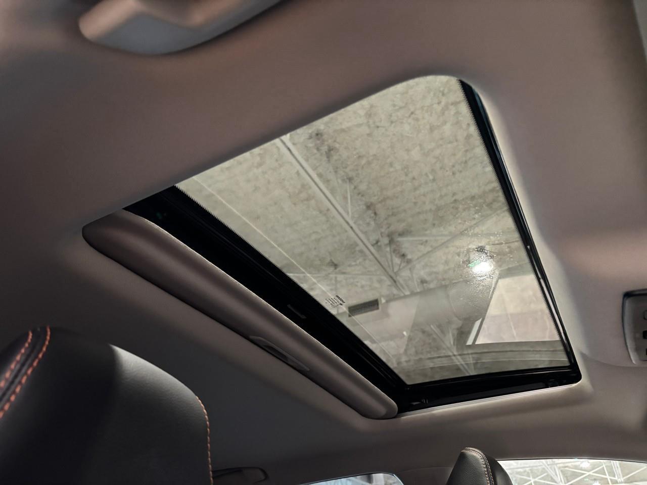 2022 Nissan Altima 2.5 SR Midnight Edition Photo