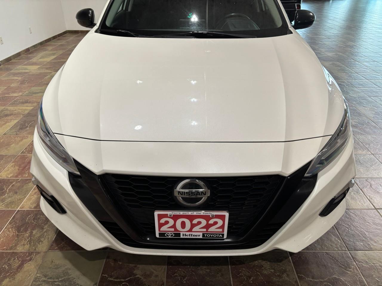 2022 Nissan Altima 2.5 SR Midnight Edition Photo