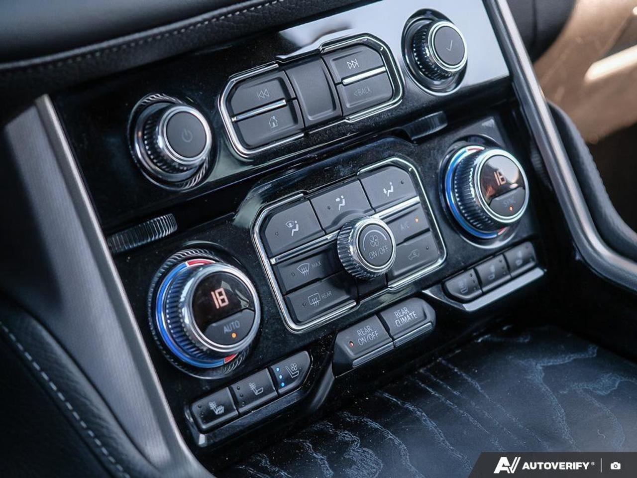 2021 GMC Yukon DenaliDENALI, 6.2L, NAV, ROOF, HTD/COOL, 1-OWNER! Photo