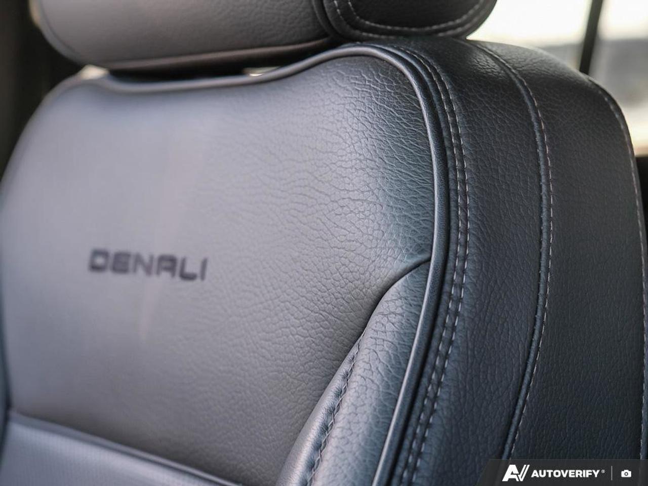 2021 GMC Yukon DenaliDENALI, 6.2L, NAV, ROOF, HTD/COOL, 1-OWNER! Photo