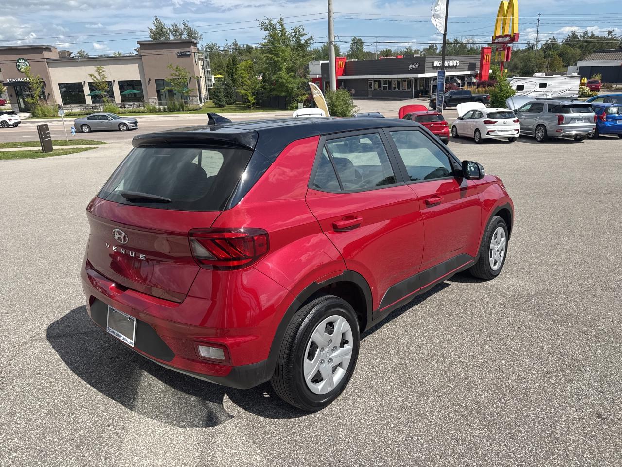 2022 Hyundai Venue ESS 1.6T HTD SEATS CPO* 3.99%** Photo