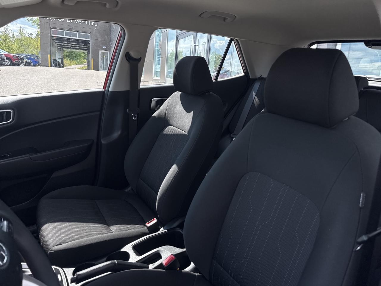 2022 Hyundai Venue ESS 1.6T HTD SEATS CPO* 3.99%** Photo