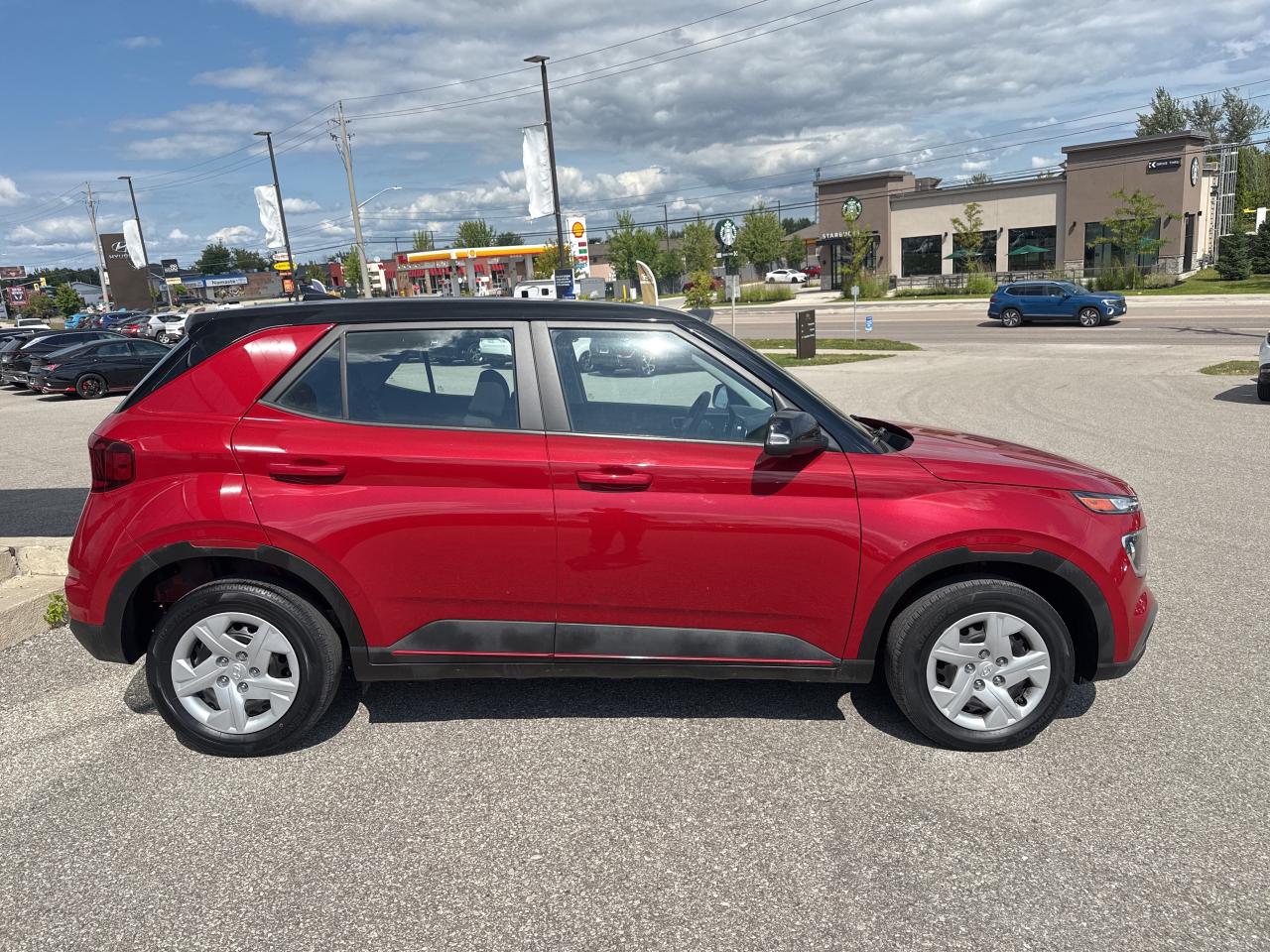 2022 Hyundai Venue ESS 1.6T HTD SEATS CPO* 3.99%** Photo