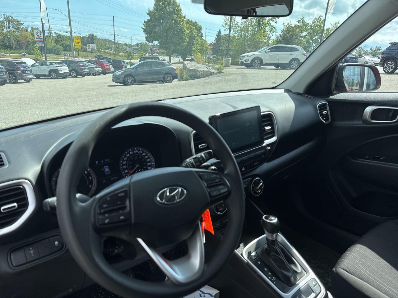 2022 Hyundai Venue ESS 1.6T HTD SEATS CPO* 3.99%** Photo