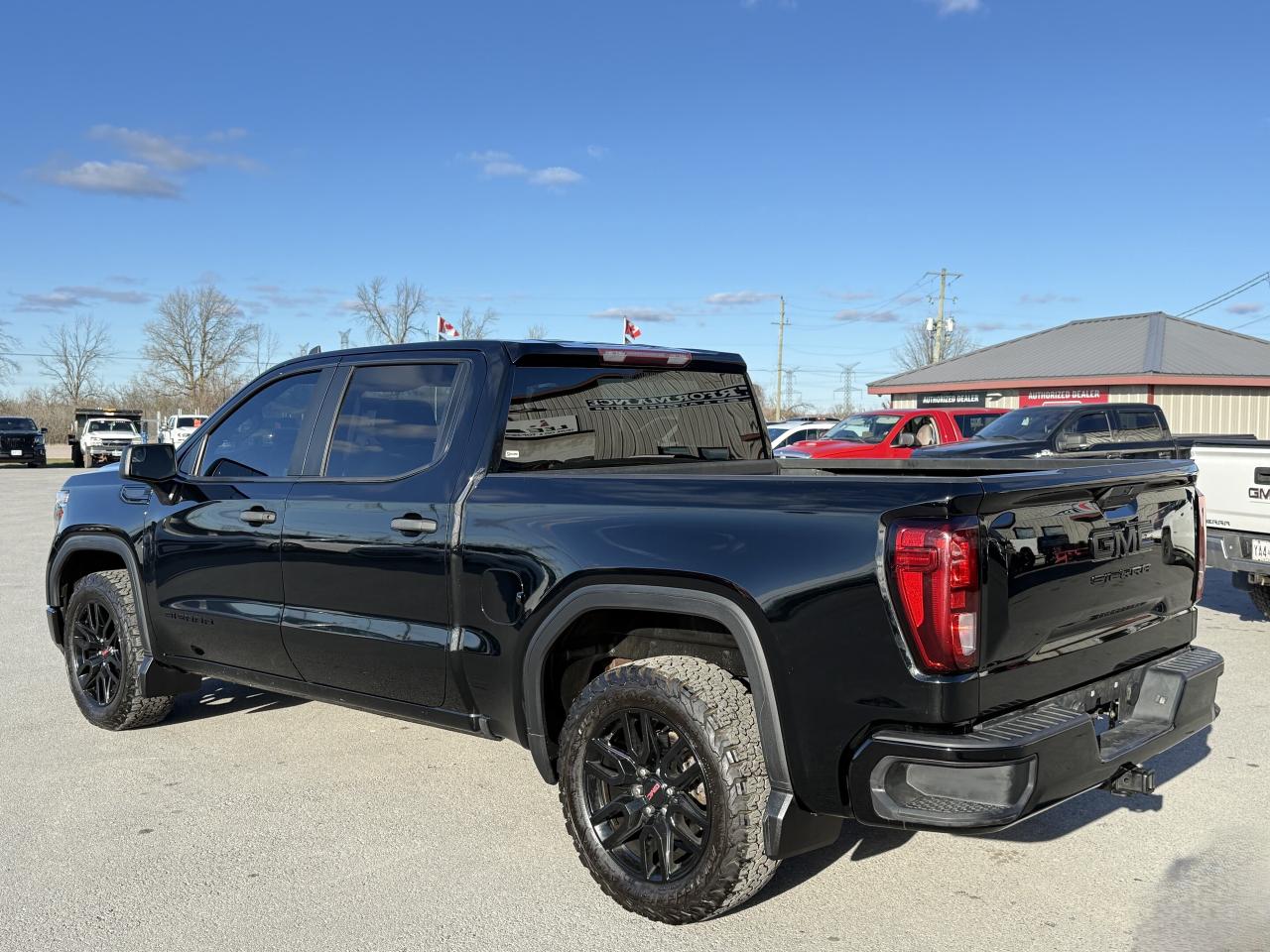 2021 GMC Sierra 1500 4WD Crew Cab Photo3