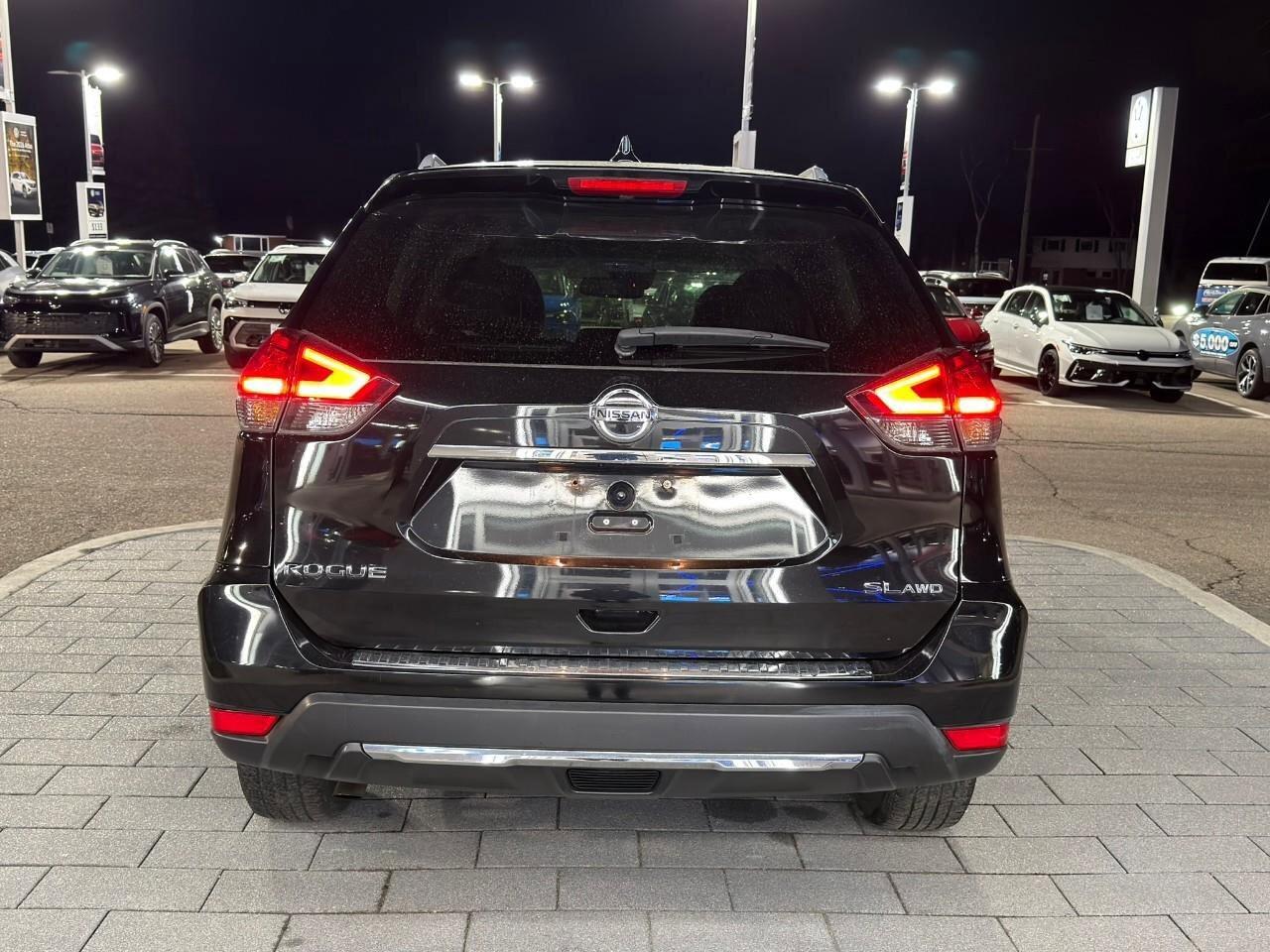 2017 Nissan Rogue SL PlatinumCERTIFIED AS-TRADED, AWD, SUNROOF, NAVI Photo4